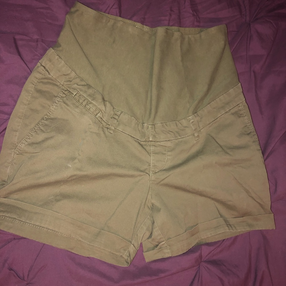 Maternity shorts